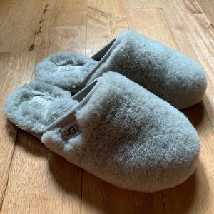 UGG Womens Flufette slippers Size 7 in grey